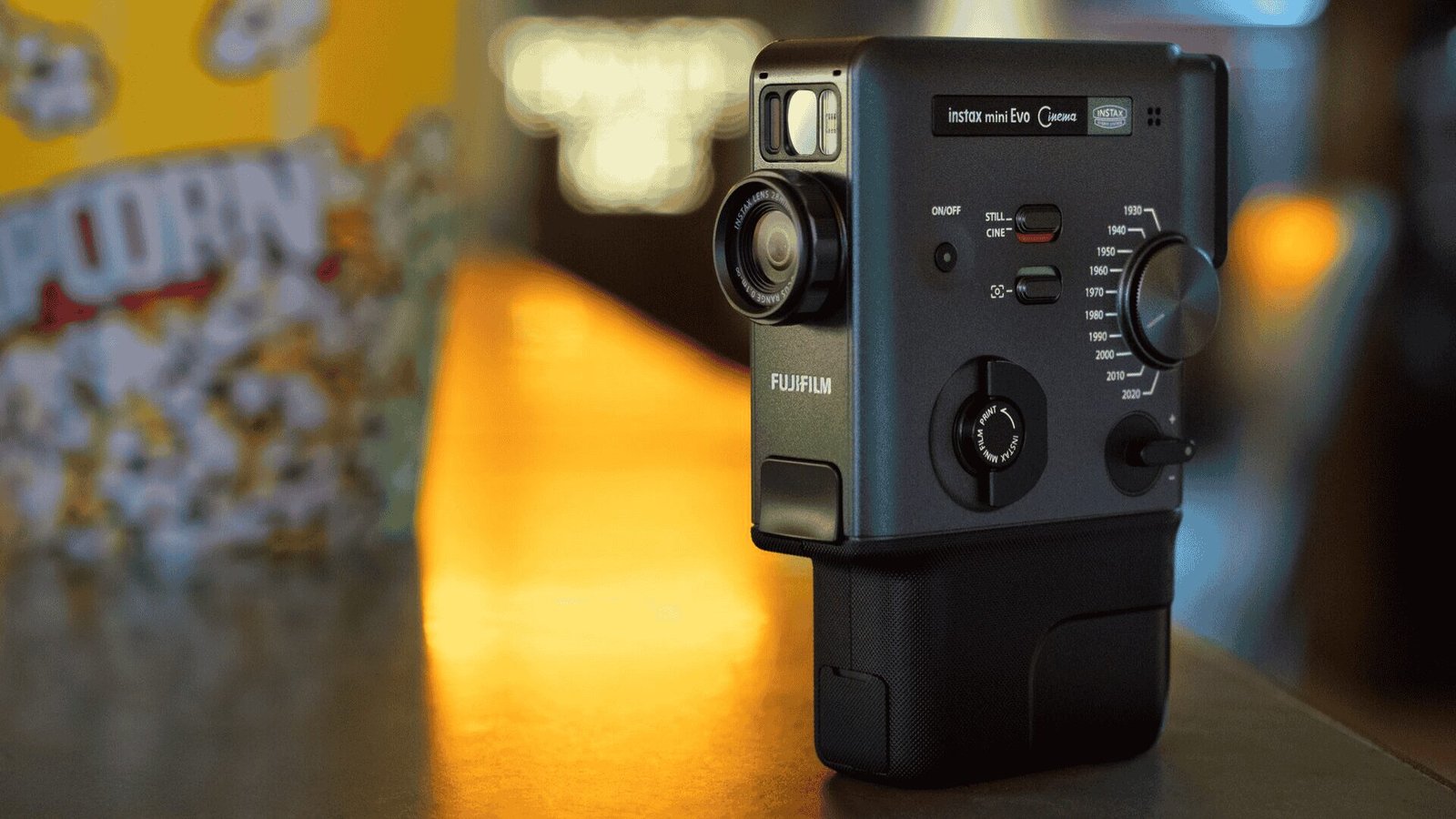 instax mini Evo Cinema™, FUJIFILM © FUJIFILM